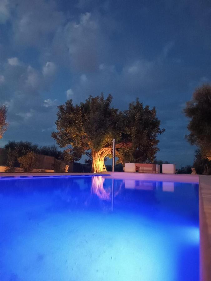 Macchia di Monte Il Vecchio Carrubo - Villa Con Piscina A Sfioro מראה חיצוני תמונה
