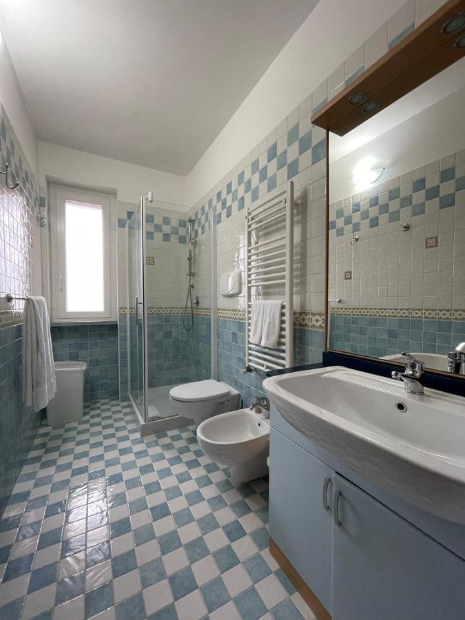 Macchia di Monte Il Vecchio Carrubo - Villa Con Piscina A Sfioro מראה חיצוני תמונה