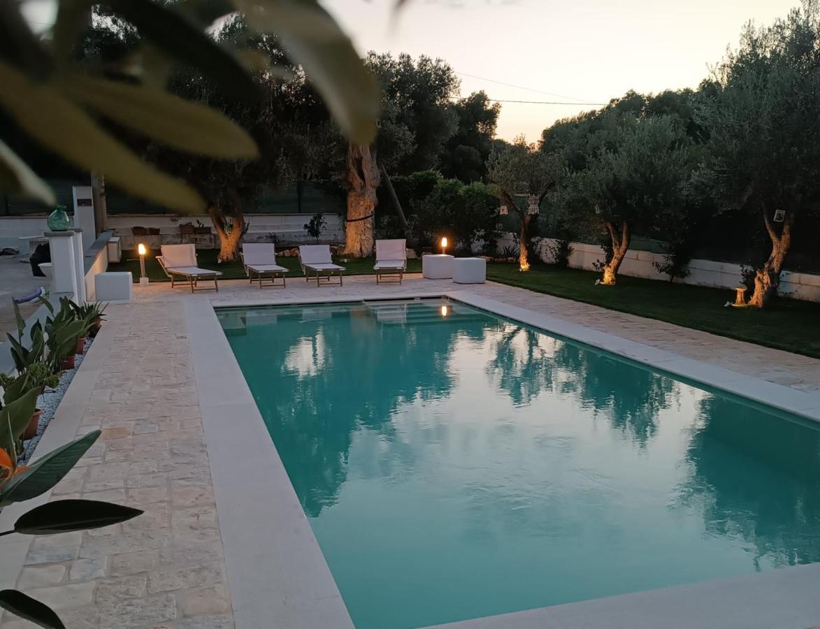 Macchia di Monte Il Vecchio Carrubo - Villa Con Piscina A Sfioro מראה חיצוני תמונה